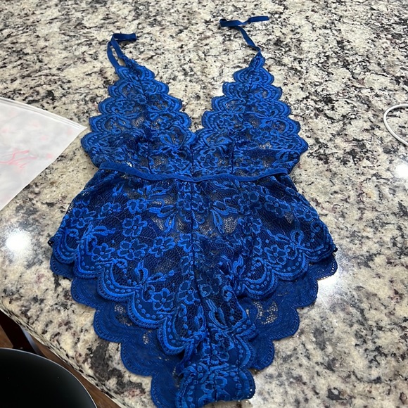 Intimate - Picture 1 of 3